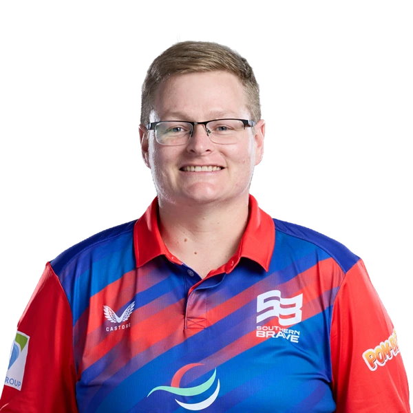 Lizelle Lee portrait in Official Southern Brave 2026 squad shirt