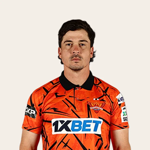 Matthew Breetzke portrait in Official Sunrisers Eastern Cape squad shirt